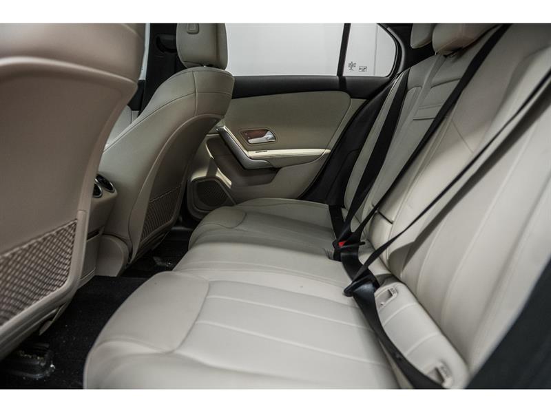 mercedes-benz A250 2020 - 25