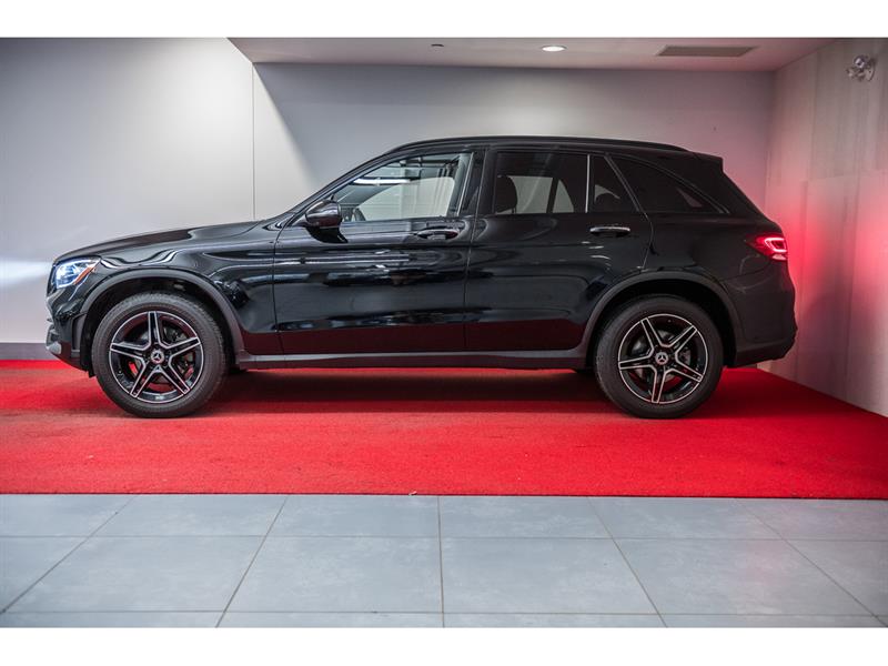 mercedes-benz GLC300 2022 - 5