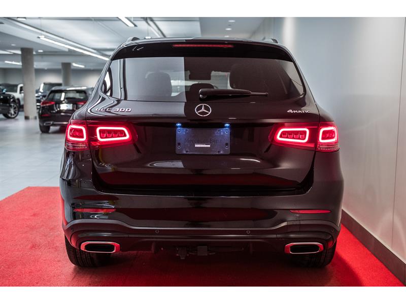mercedes-benz GLC300 2022 - 7