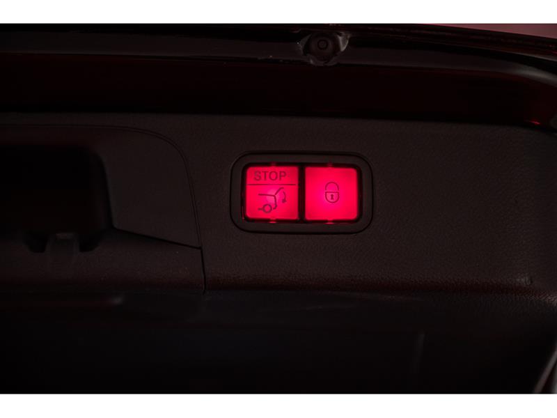 mercedes-benz GLC300 2022 - 11