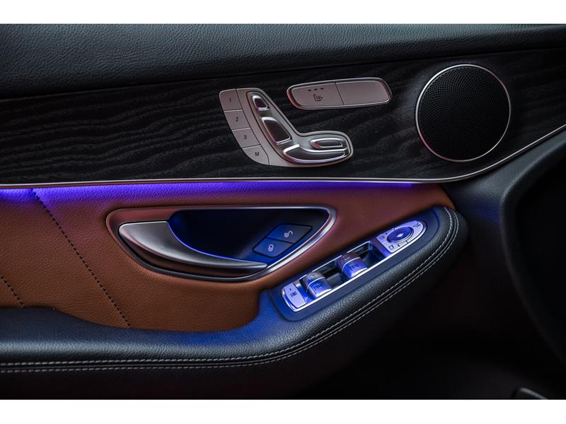 mercedes-benz GLC300 2022 - 12