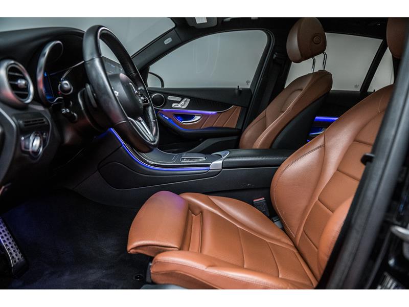 mercedes-benz GLC300 2022 - 13