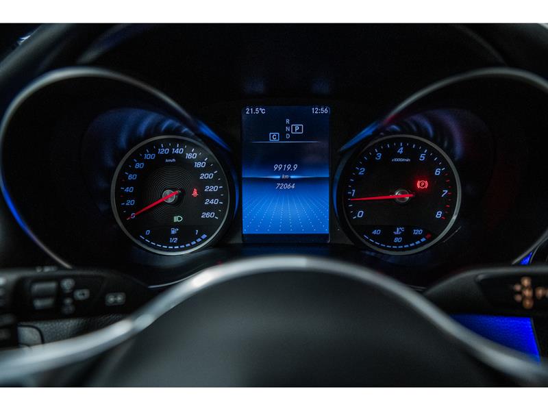 mercedes-benz GLC300 2022 - 16
