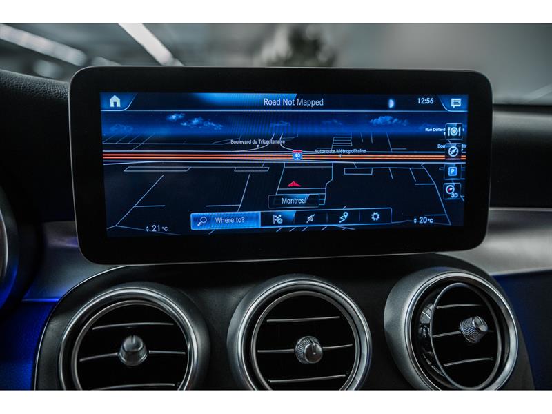 mercedes-benz GLC300 2022 - 18