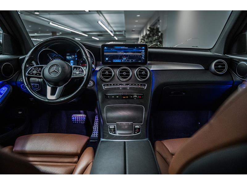 mercedes-benz GLC300 2022 - 26