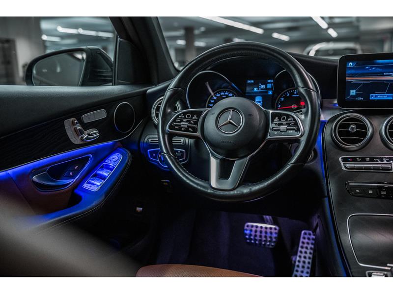 mercedes-benz GLC300 2022 - 27