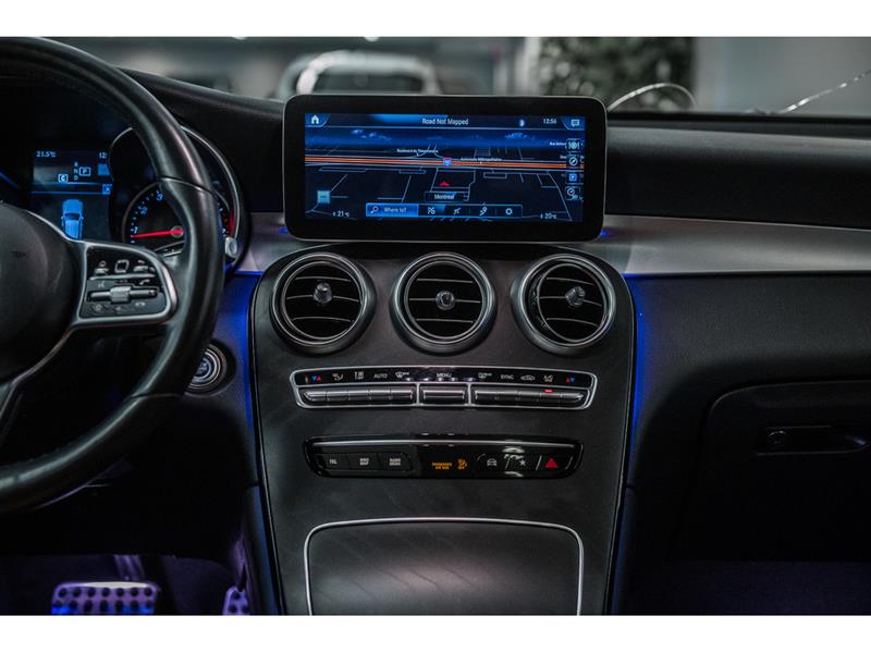 mercedes-benz GLC300 2022 - 28
