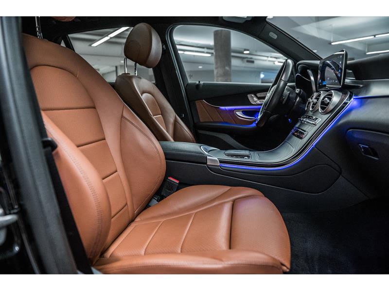 mercedes-benz GLC300 2022 - 30