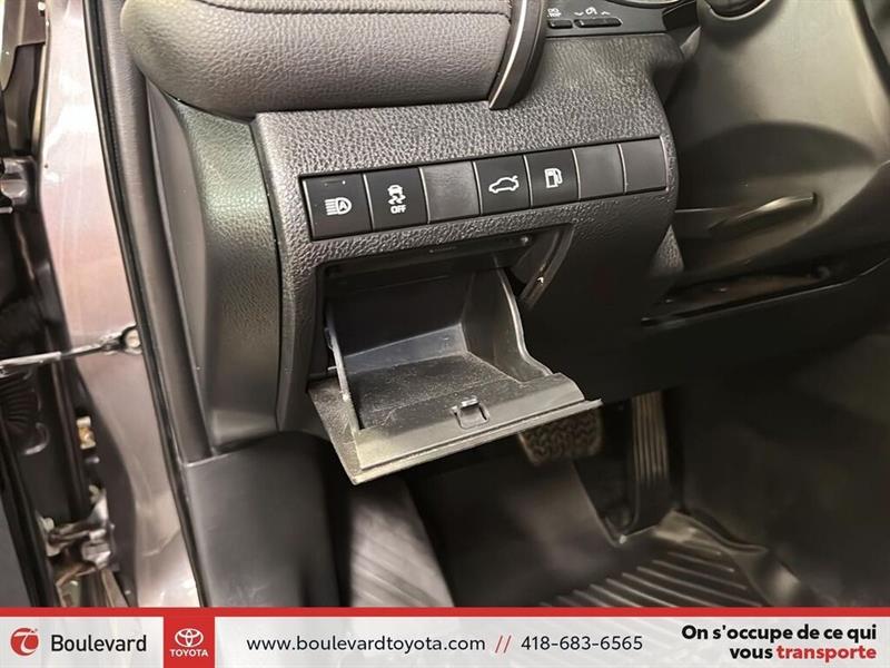 toyota Camry 2018 - 12