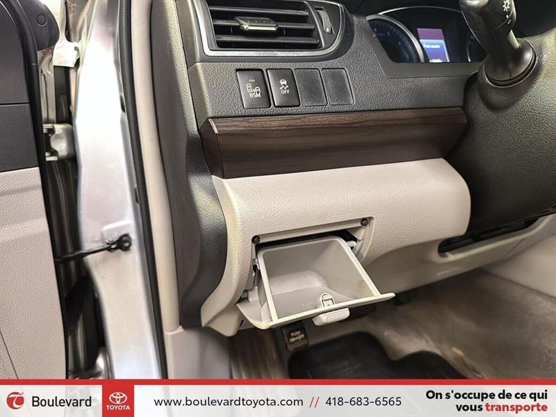 toyota Camry 2015 - 13