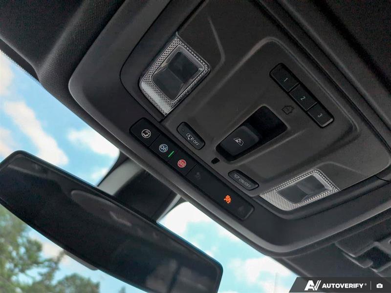 chevrolet Silverado 1500 2021 - 24