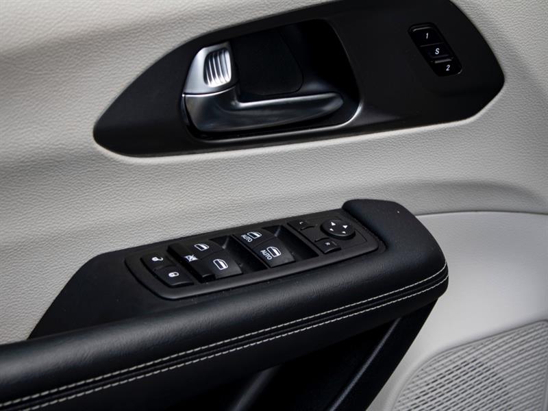 chrysler Pacifica 2023 - 8