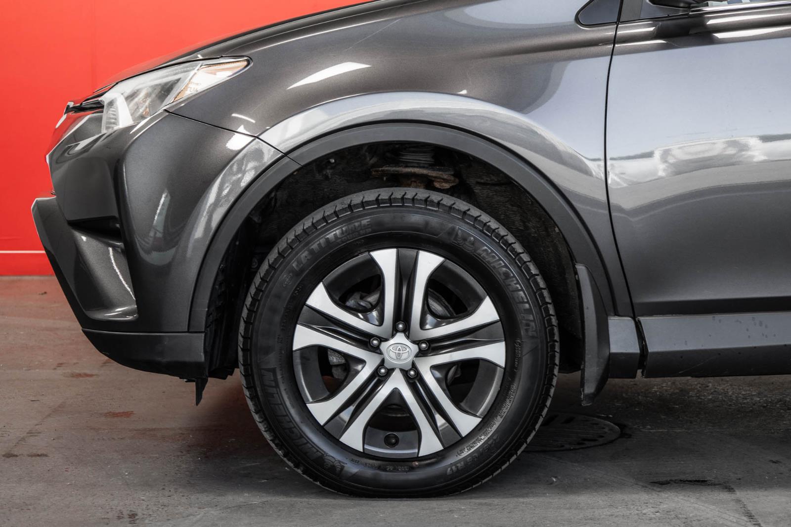toyota RAV4 2017 - 9