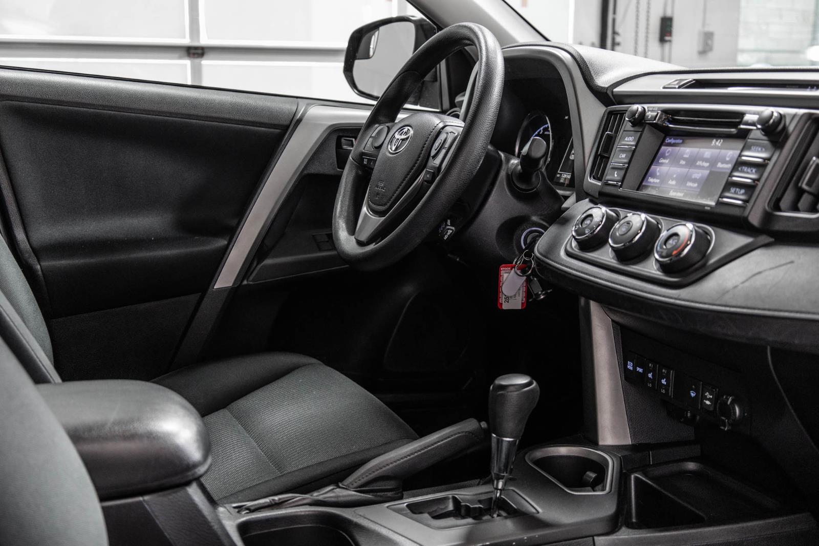 toyota RAV4 2017 - 40