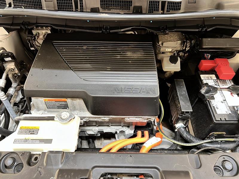 nissan LEAF 2020 - 11