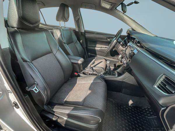 toyota Corolla 2015 - 24