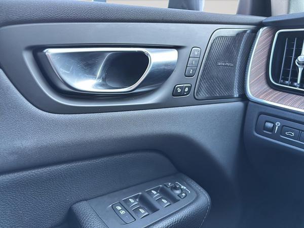 volvo XC60 2021 - 17