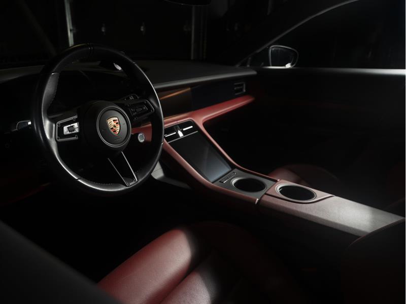 porsche Taycan 2024 - 25