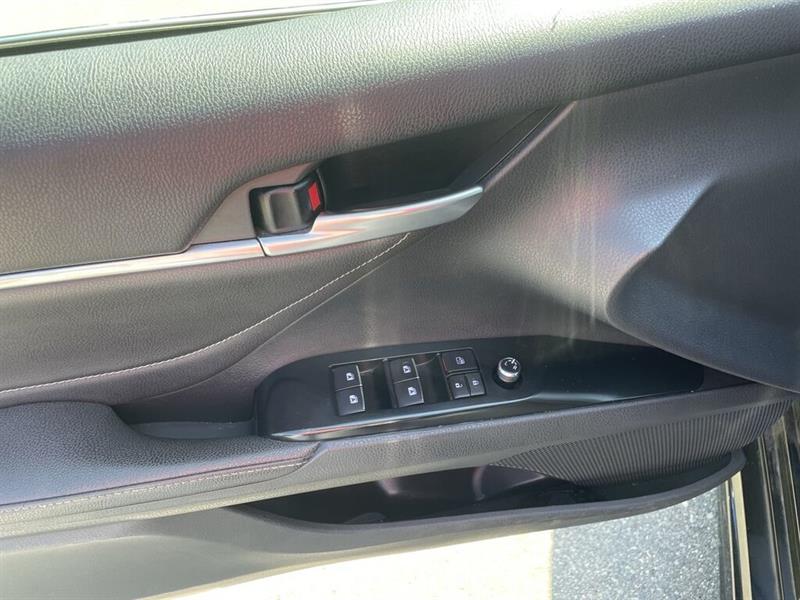 toyota Camry 2018 - 24