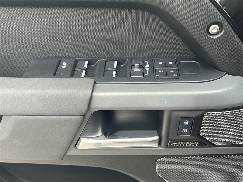land rover Defender 2023 - 21