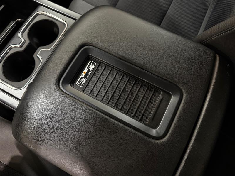 chevrolet Silverado 1500 2017 - 24