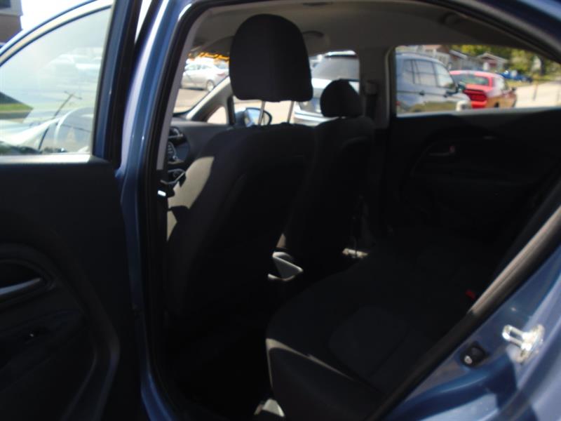 kia Rio 2016 - 8