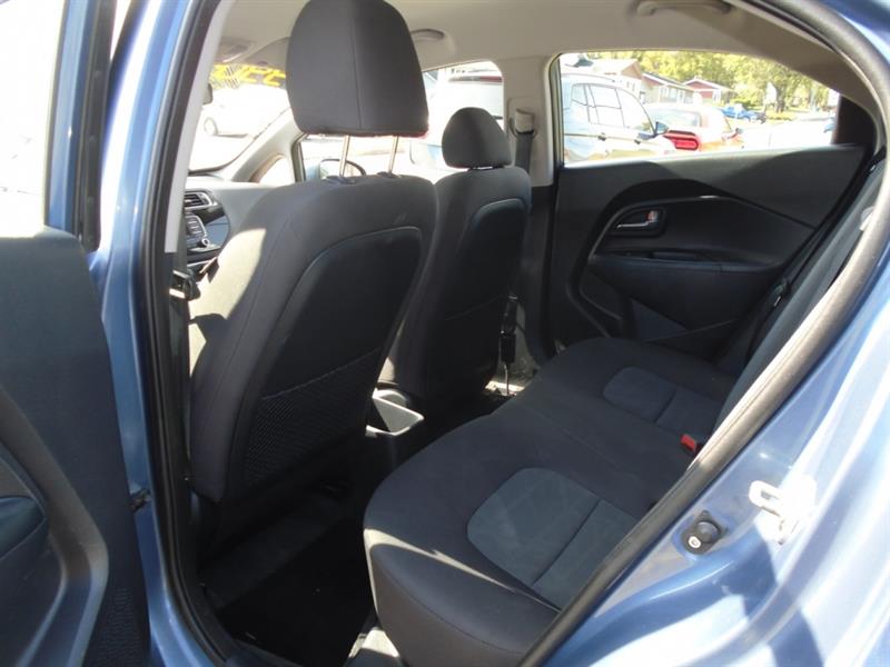 kia Rio 2016 - 9