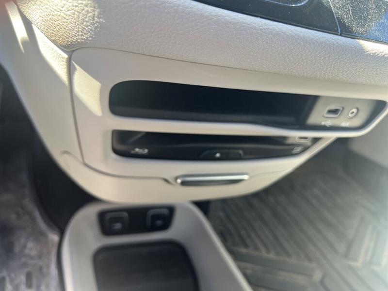 chrysler Pacifica Hybrid 2018 - 36