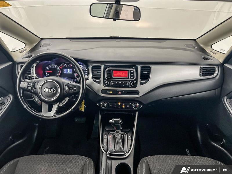 kia Rondo 2017 - 26