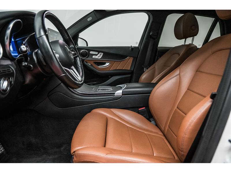 mercedes-benz GLC300 2022 - 13