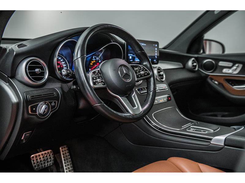 mercedes-benz GLC300 2022 - 14