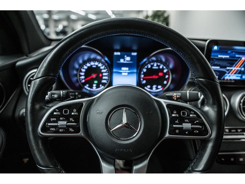 mercedes-benz GLC300 2022 - 15