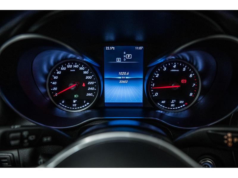 mercedes-benz GLC300 2022 - 16