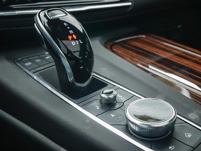 cadillac Escalade 2021 - 23