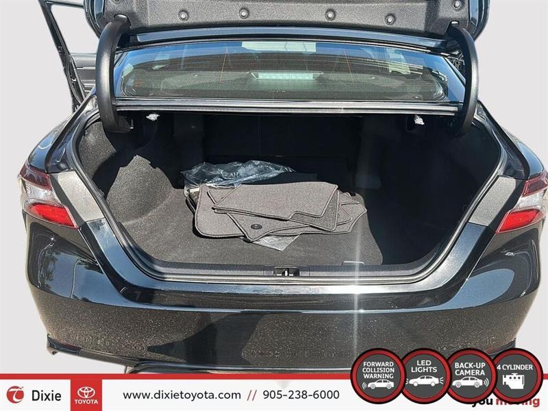 toyota Camry 2022 - 19