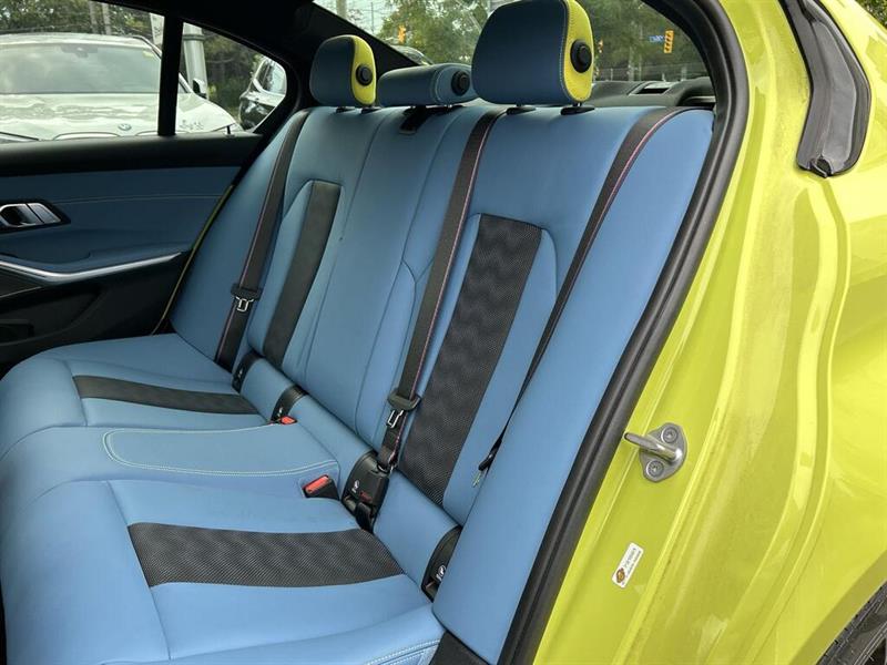 bmw M3 2022 - 25