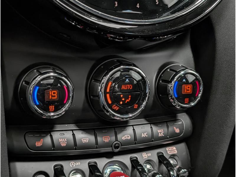 mini Hatchback 2023 - 11