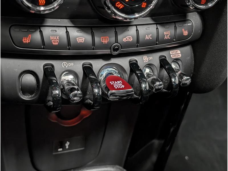 mini Hatchback 2023 - 12