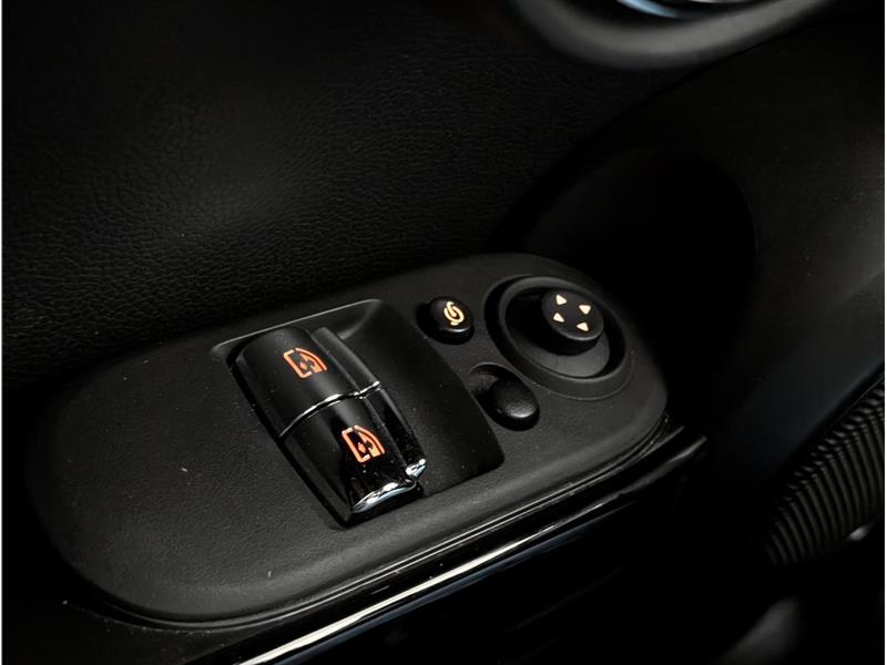 mini Hatchback 2023 - 17