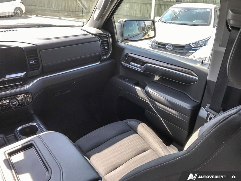 chevrolet Silverado 1500 2022 - 24