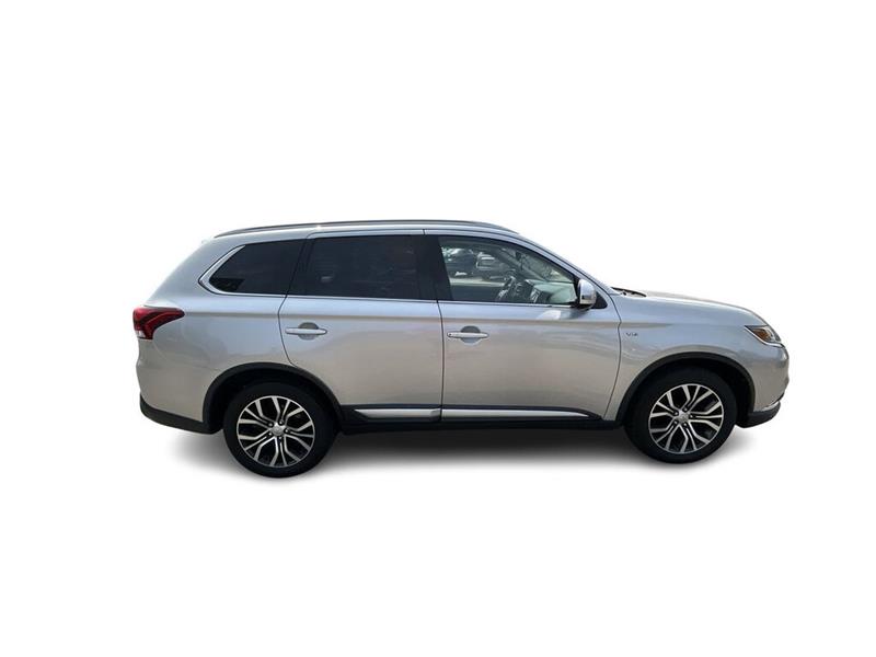 mitsubishi Outlander 2018 - 16