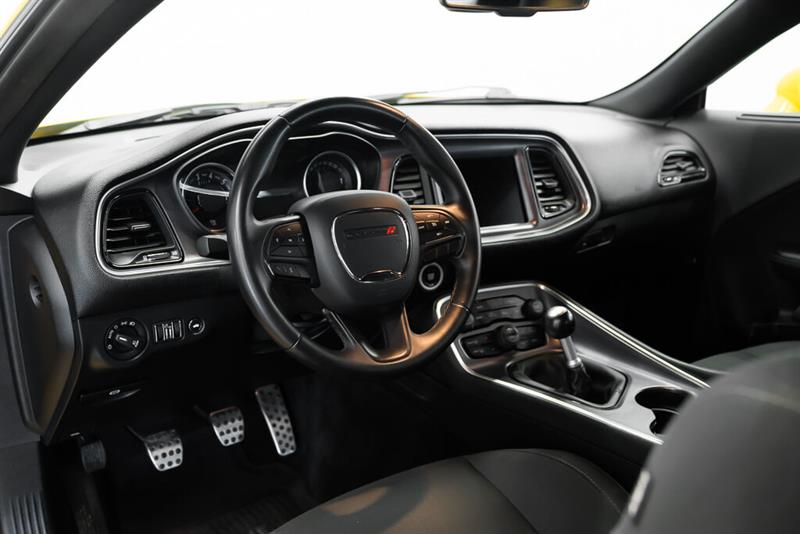 dodge Challenger 2017 - 18