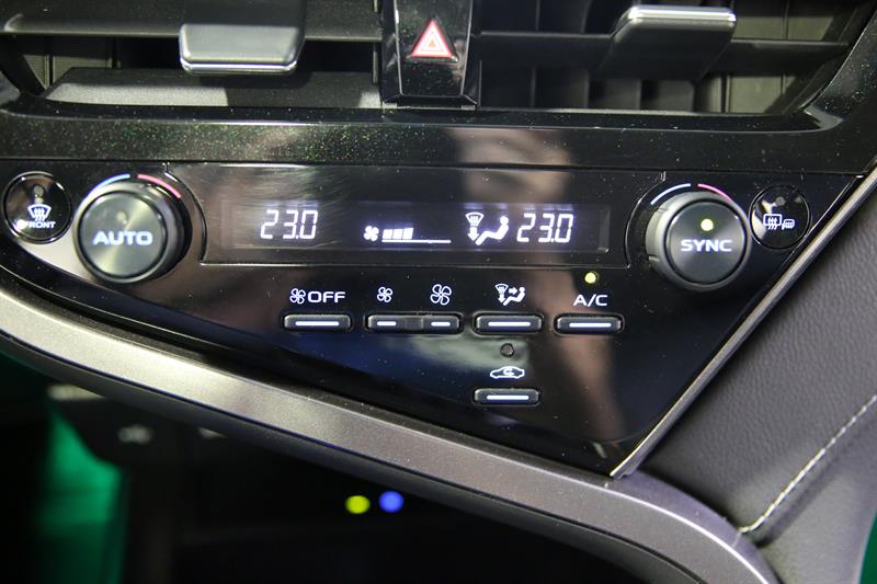toyota Camry 2021 - 27