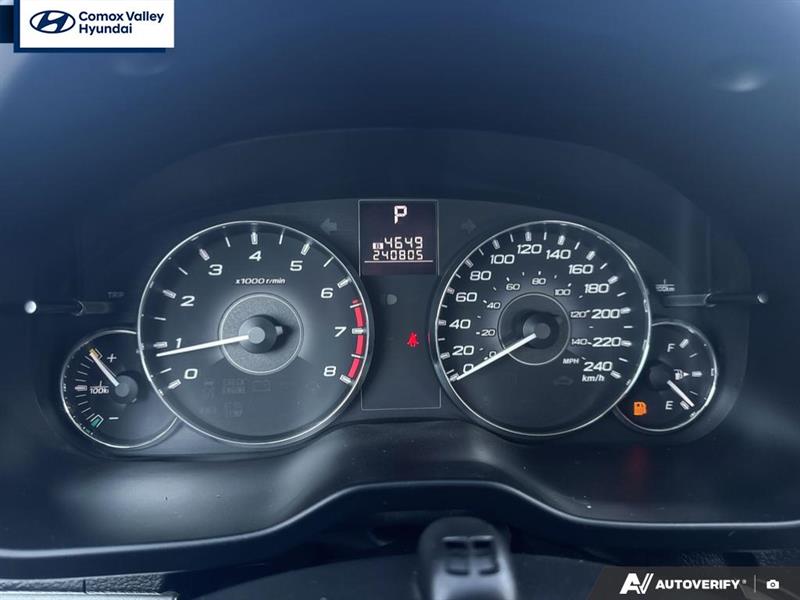 subaru Legacy 2011 - 17