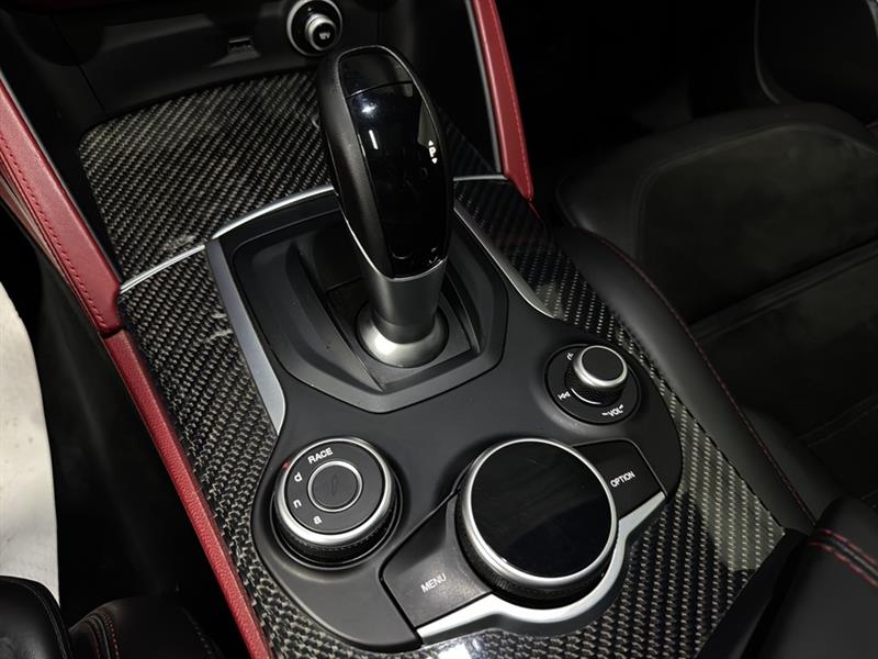 alfa romeo Stelvio quadrifoglio 2018 - 21