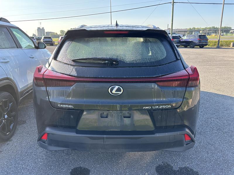 lexus UX 2024 - 3