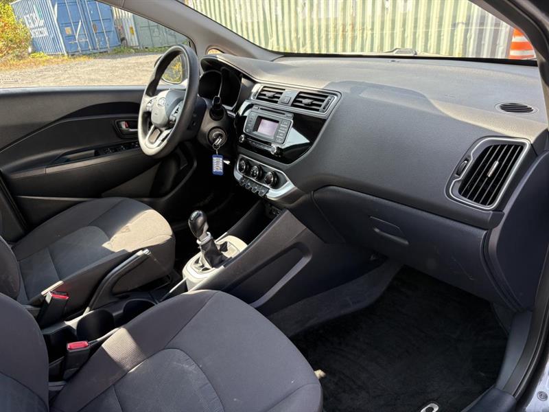 kia Rio 2016 - 26