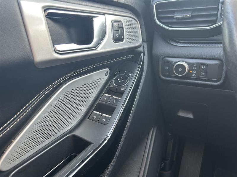 ford Explorer 2022 - 26