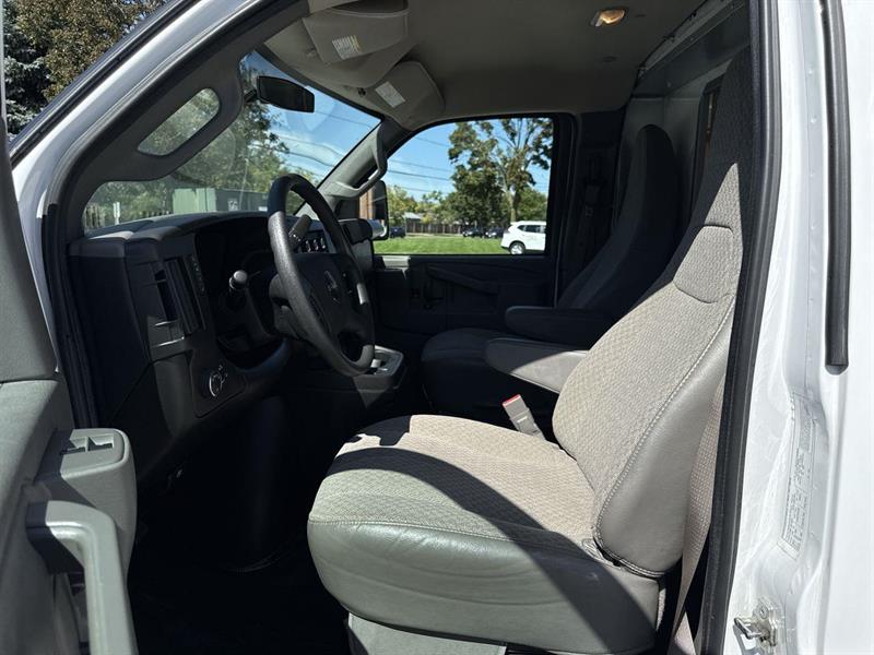 gmc Savana Cutaway 2023 - 11