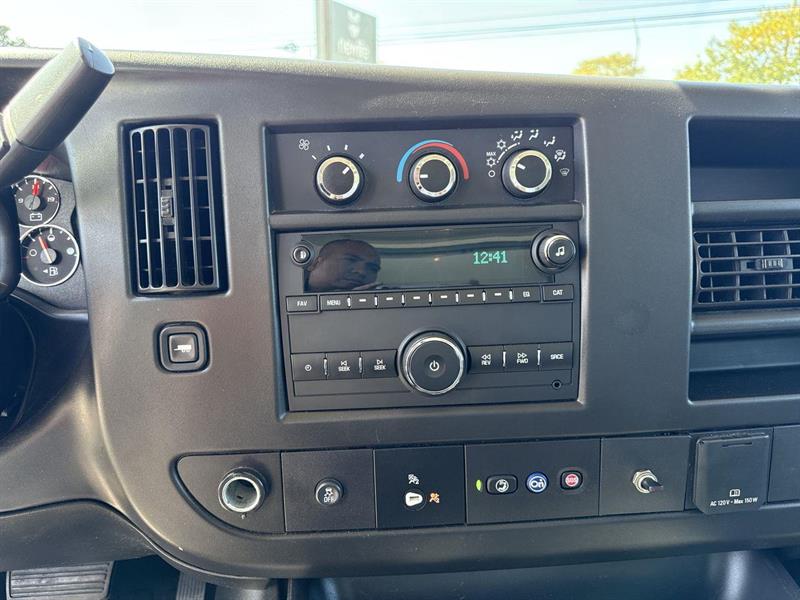 gmc Savana Cutaway 2023 - 15